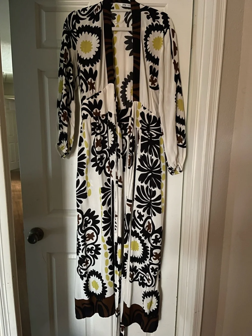 Zara Black Brown White Floral-Print Wrap Dress - Picture 3 of 5
